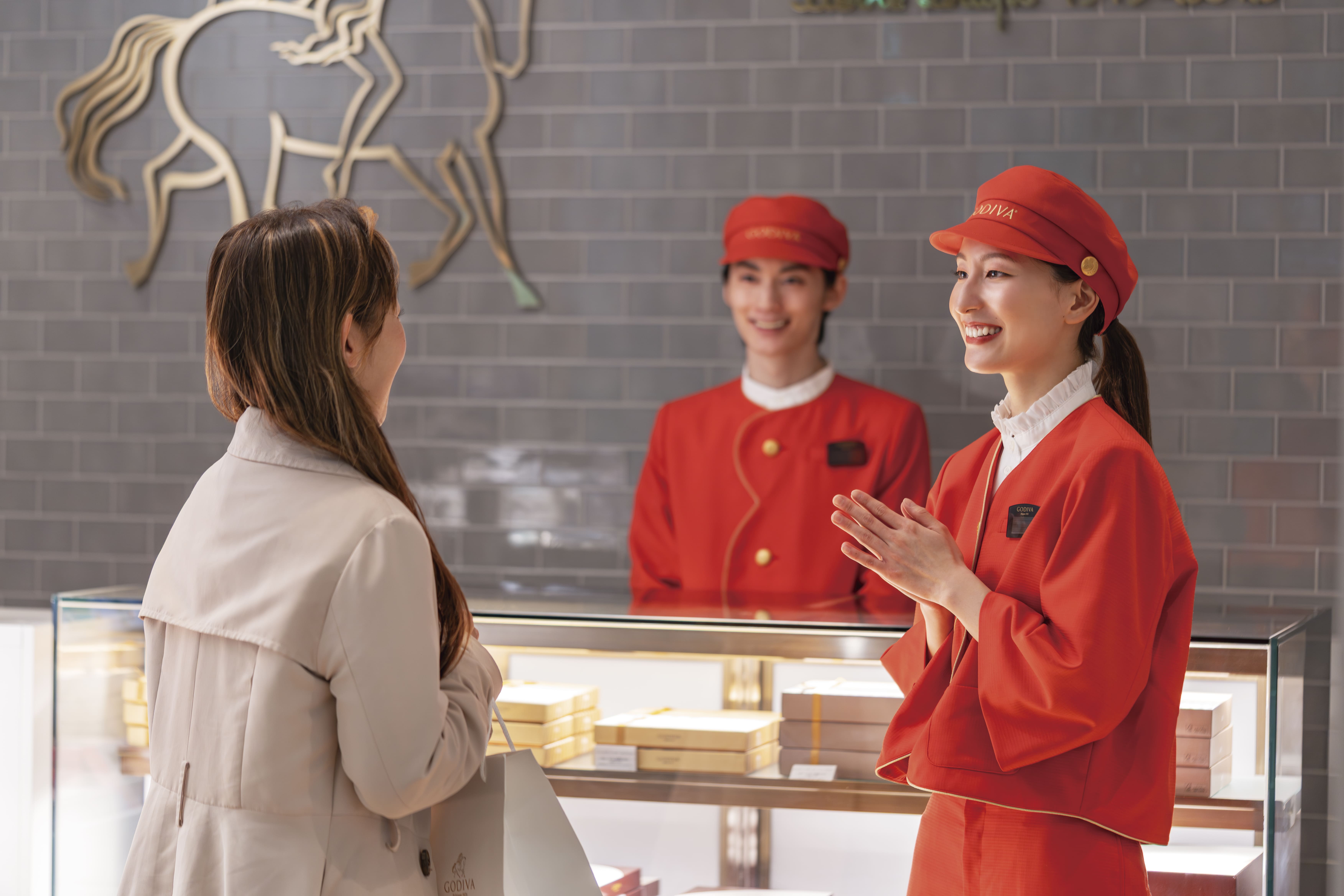 GODIVAの女性店員