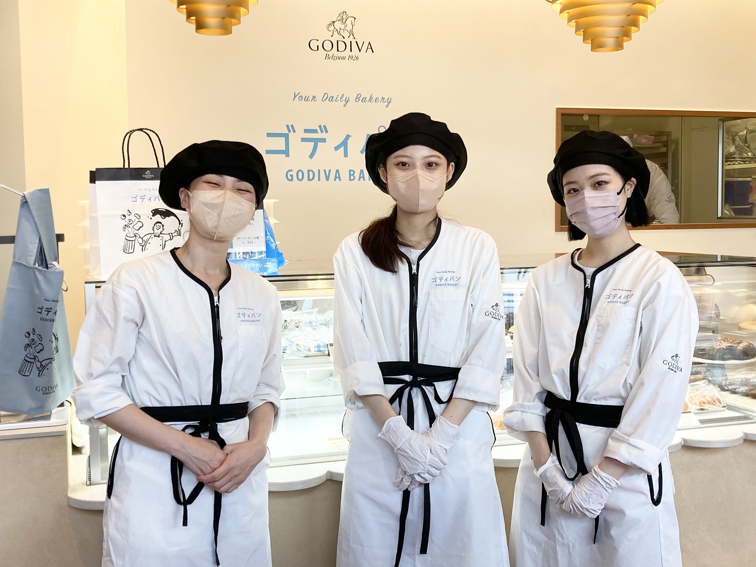 ゴディパンスタッフ写真